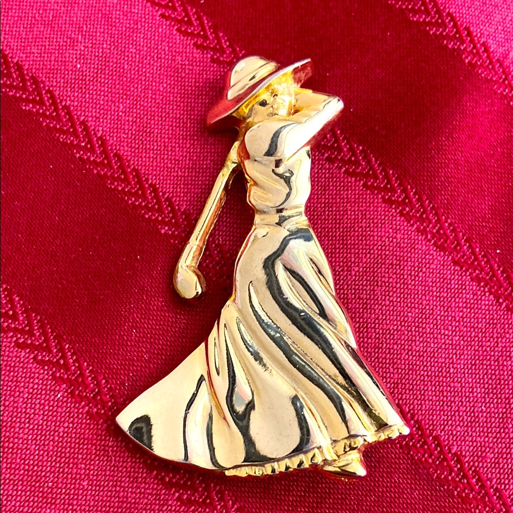 VINTAGE FORT Shiny Gold Tone Alloy Golf Lady Broach